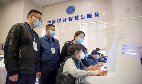 茅箭区税务局:税收春风暖人心 协同共治优营商